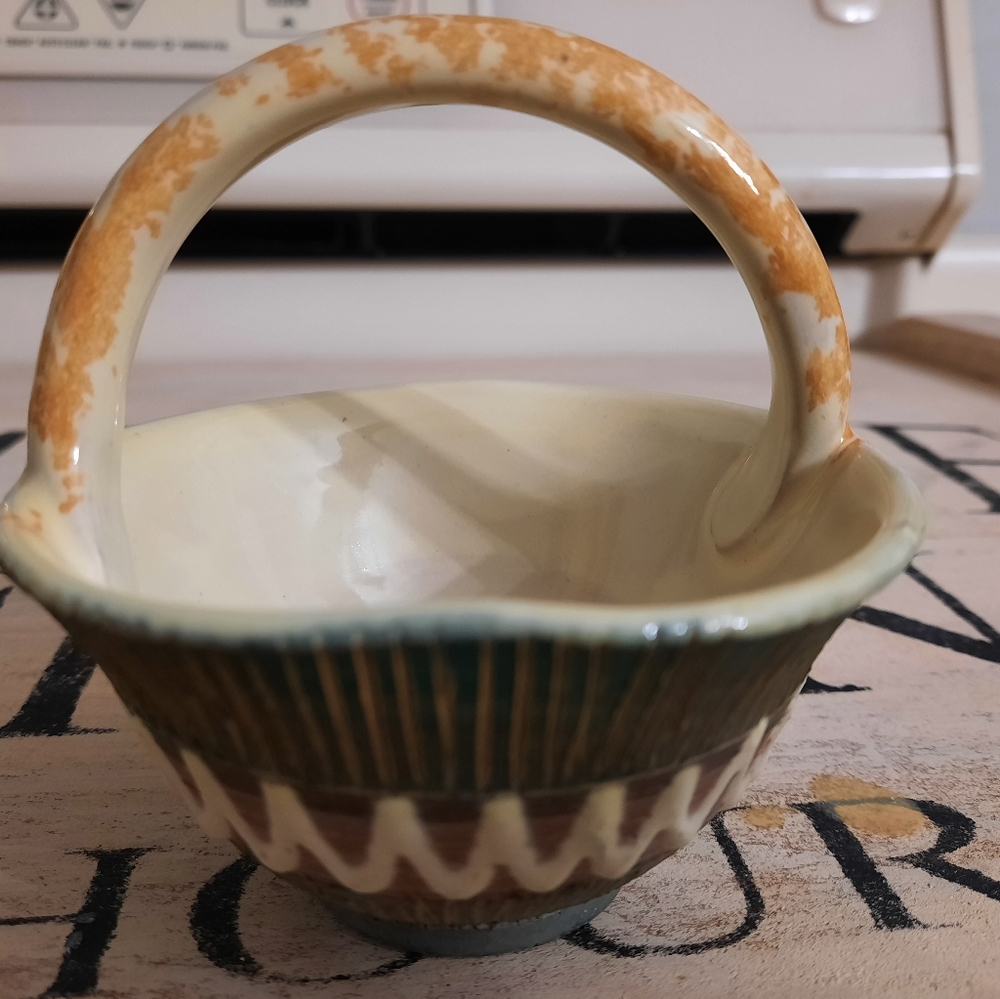 Vintage Elbee Pottery Basket Beautifully Designed Handle  Earth Tones